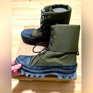 Free People Goldie Lug Sole Lace-up Boot. New-never worn Women’s size 39.